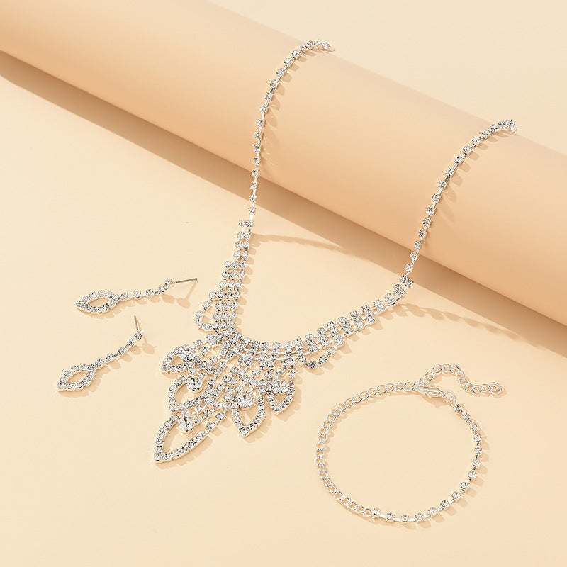 Buy Fashionable Bridal Jewelry Set - Elegant Wedding Necklace