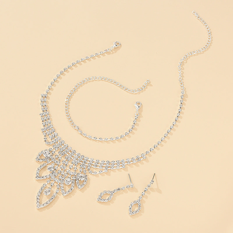 Buy Fashionable Bridal Jewelry Set - Elegant Wedding Necklace